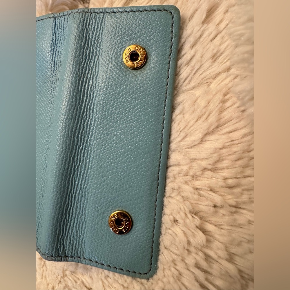 Vintage Chanel Teal Caviar Leather 6-Key Holder & Card Wallet - 2003, Rare Color - Picture 13 of 15